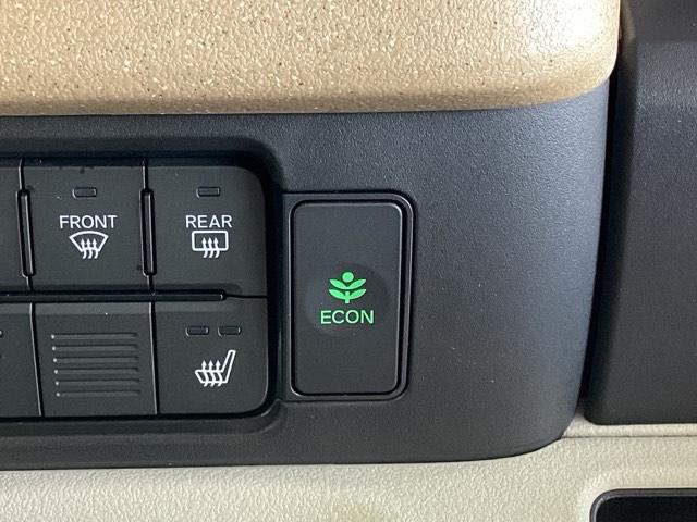 ベースグレード　試乗車／純正ナビゲーション／純正ドライブレコーダー　ｂｌｕｅｔｏｏｔｈ　レーダーブレーキ　ベンチシ－ト　レーダークルーズコントロール　セキュリティアラーム　キーレスエントリー　フルセグテレビ　ナビＴＶ（画像31）