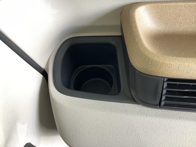 ベースグレード　試乗車／純正ナビゲーション／純正ドライブレコーダー　ｂｌｕｅｔｏｏｔｈ　レーダーブレーキ　ベンチシ－ト　レーダークルーズコントロール　セキュリティアラーム　キーレスエントリー　フルセグテレビ　ナビＴＶ（画像36）