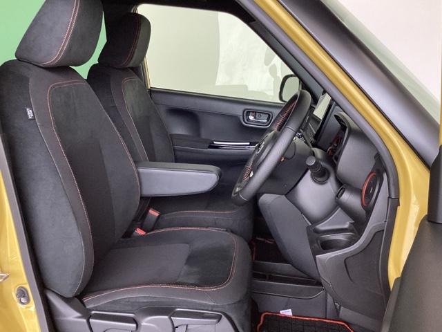 ＲＳ　６ＭＴ／ＥＴＣ／純正ナビ／バックモニター／ホンダセンシング　地デジフルセグ　助手席エアバッグ　電動格納式ドアミラー　ナビ＆ＴＶ　ＵＳＢポート　ＢＴオーディオ　ＶＳＡ　スマキー　キーフリー　シートＨ（画像10）