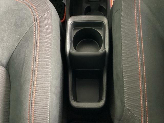 ＲＳ　６ＭＴ／ＥＴＣ／純正ナビ／バックモニター／ホンダセンシング　地デジフルセグ　助手席エアバッグ　電動格納式ドアミラー　ナビ＆ＴＶ　ＵＳＢポート　ＢＴオーディオ　ＶＳＡ　スマキー　キーフリー　シートＨ（画像17）