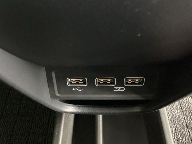 ＲＳ　６ＭＴ／ＥＴＣ／純正ナビ／バックモニター／ホンダセンシング　地デジフルセグ　助手席エアバッグ　電動格納式ドアミラー　ナビ＆ＴＶ　ＵＳＢポート　ＢＴオーディオ　ＶＳＡ　スマキー　キーフリー　シートＨ（画像28）