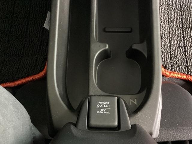 ＲＳ　６ＭＴ／ＥＴＣ／純正ナビ／バックモニター／ホンダセンシング　地デジフルセグ　助手席エアバッグ　電動格納式ドアミラー　ナビ＆ＴＶ　ＵＳＢポート　ＢＴオーディオ　ＶＳＡ　スマキー　キーフリー　シートＨ（画像29）