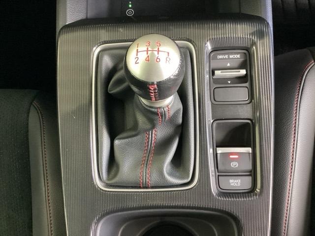 ＲＳ　試乗車／６ＭＴ／ＥＴＣ／純正ナビ／バックモニター／ホンダセンシング／ＢＯＳＥプレミアムサウンド／レブマッチシステム　横滑り防止　オートエアコン　ＡＢＳ　ＢＴ接続　電動シ－ト　ドラレコ　レーンキープ（画像12）