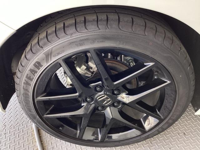 ＲＳ　試乗車／６ＭＴ／ＥＴＣ／純正ナビ／バックモニター／ホンダセンシング／ＢＯＳＥプレミアムサウンド／レブマッチシステム　横滑り防止　オートエアコン　ＡＢＳ　ＢＴ接続　電動シ－ト　ドラレコ　レーンキープ（画像39）