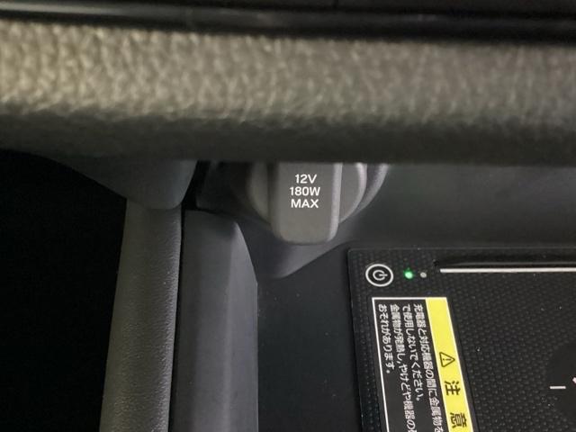 ｅ：ＨＥＶＺ特別仕様車ブラックスタイル　特別仕様車ブラックスタイル／ＢＯＳＥプレミアムサウンドシステム　レーダークルーズコントロール　衝突軽減Ｂ　前後障害物センサー　Ｂｌｕｅｔｏｏｔｈ接続　オートエアコン　フルセグＴＶ　ＵＳＢ　Ｂカメラ（画像30）