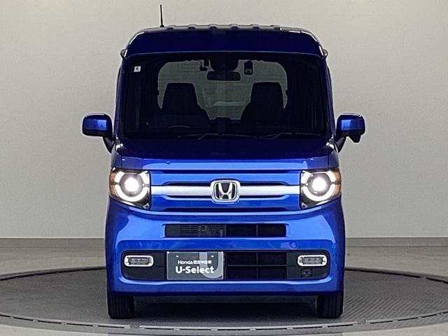 ファン　純正ディスプレイオーディオ／純正ドライブレコーダー／純正ＥＴＣ車載器　ＥＴＣ付き　Ｂカメラ　ブルートゥース　バックソナー　ＬＥＤライト　電格ミラー　盗難防止装置　パワーウィンドウ　ＥＳＣ　ドラレコ（画像4）