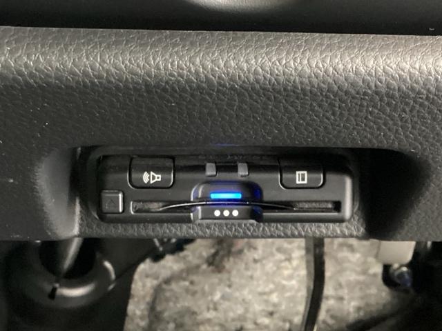 ファン　純正ディスプレイオーディオ／純正ドライブレコーダー／純正ＥＴＣ車載器　ＥＴＣ付き　Ｂカメラ　ブルートゥース　バックソナー　ＬＥＤライト　電格ミラー　盗難防止装置　パワーウィンドウ　ＥＳＣ　ドラレコ（画像16）