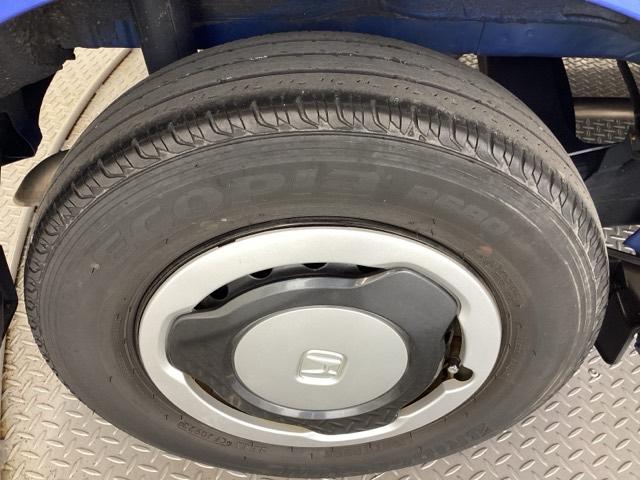 ファン　純正ディスプレイオーディオ／純正ドライブレコーダー／純正ＥＴＣ車載器　ＥＴＣ付き　Ｂカメラ　ブルートゥース　バックソナー　ＬＥＤライト　電格ミラー　盗難防止装置　パワーウィンドウ　ＥＳＣ　ドラレコ（画像38）