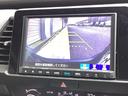 3ビュー切り替えやガイド線表示のバックカメラで、バックでの車庫入れも安心です。