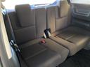 １列目から３列目まで広々大空間です。３列目シートは荷物が多い時や不要な時はアレンジして荷室として使用することが可能で便利に使えます。