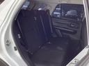 広々リアシートです。不要なときは収納しておけますよ。ラゲッジルームも広がります。