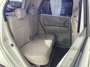 広々リアシートです。不要なときは収納しておけますよ。ラゲッジルームも広がります。