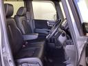 フロントシートはベンチシートです。ベンチシ―トは運転席と助手席の移動もスムーズ!狭い駐車場での乗り降りに便利です。シートの間にコンソールボックスやドリンクホルダーがないため、車内空間も広く感じます