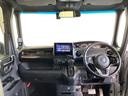 フロントガラスが大きく、ワイドな視界で運転もしやすくなるように設定されています。
