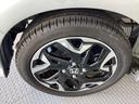 純正アルミホイールです。足元が引き立つので、車全体のイメージがアップしますよ!