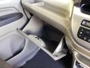 【グローボックス】助手席の前にあるグローボックスです。小物の収納に便利です。