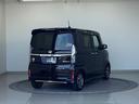バックカメラが付いているのでバックでの車庫入れも安心です。