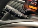 フロントワイパーは車速連動バリアブル間欠式、リアワイパーは間欠式