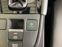 【ｅコンスイッチ】低燃費運転をサポートするＥＣＯＮモード。スイッチをＯＮすると、エンジンやトランスミッション、Ａ／Ｃなどを協調制御し、燃費の向上に貢献。エコドライブの効果を高めます。