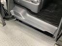 ホンダ車の低床ボディは乗りやすく、足元も広びろですよ。