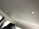 【静電タッチ式ＬＥＤルームランプ】ランプ周辺に触れるだけで簡単に点灯が可能です。