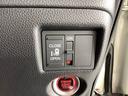 電動スライドドアの操作部分です。リアドアは左側が電動スライドドアになっています