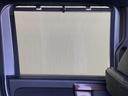 【ロールサンシェイド】は太陽光を防ぐので冷房の効きを良くする効果もあります。エアコンを控えめにすれば燃費向上も見込めます。