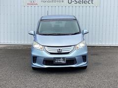 ディスチャージヘッドライト（ＨＩＤ）が、夜の運転をサポートします。 6
