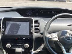 純正メモリーナビ搭載ですので、遠距離へのお出かけもお任せ下さい。 3