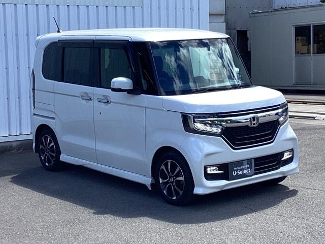 Ｎ－ＢＯＸカスタム Ｇ・Ｌホンダセンシング　純正メモリーナビＬＥＤライト　アイドリングＳＴ　フルセグ地デジＴＶ　Ｐソナー　前車追従機能　スマキー　イモビライザー　ＵＳＢ　横滑り防止機能　ドライブレコ－ダ－　ＤＶＤ　サイドエアバッグ　エアバック（6枚目）