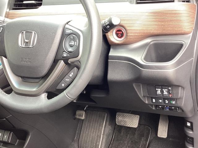 フリード＋ハイブリッド ハイブリッド・クロスター　純正メモリーナビＬＥＤライト　ＵＳＢ接続　両側電動スライドドア　リアカメラ　ＬＥＤヘッドライト　ワンオーナー　衝突軽減ブレーキ　シートヒーター　サイドＳＲＳ　禁煙車　フルセグ　ＥＴＣ　横滑り防止装置（15枚目）