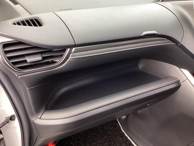 エスクァイア Ｇｉプレミアムパッケージブラックテーラード　ＫＥＮＷＯＯＤ製ナビ　フルセグ視聴　盗難防止システム　衝突軽減システム　ＬＥＤランプ　キーフリー　スマキー　３列　ＤＶＤ再生　アイドリングストップ　オートエアコン　ＥＴＣ　横滑り防止機能　エアバッグ（34枚目）