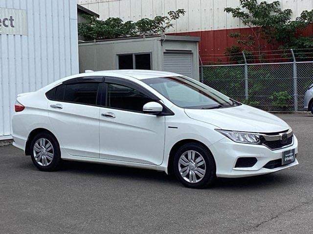グレイス ハイブリッドＬＸ・ホンダセンシング　ナビ装着用スペシャルパッケージ＋ＥＴＣ車載器（ナビゲーション連動）ＬＥＤヘッドライト（インラインタイプ）（ハイ／ロービーム、オートレベリング機構付）　ＬＥＤライト　リアカメラ　ＵＳＢ　横滑り防止（7枚目）