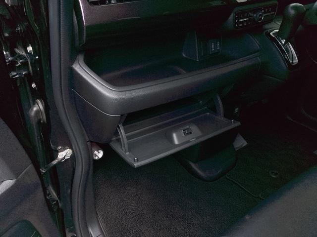 Ｎ－ＢＯＸ Ｇ・Ｌターボホンダセンシング　ＥＴＣ／純正ナビ／バックモニター　イモビライザー　アイドルストップ　バックビューモニター　ターボエンジン　サイドカーテンエアバック　地デジ　スマートキー　クルーズコントロール　ＬＥＤ　ＤＶＤ再生（23枚目）