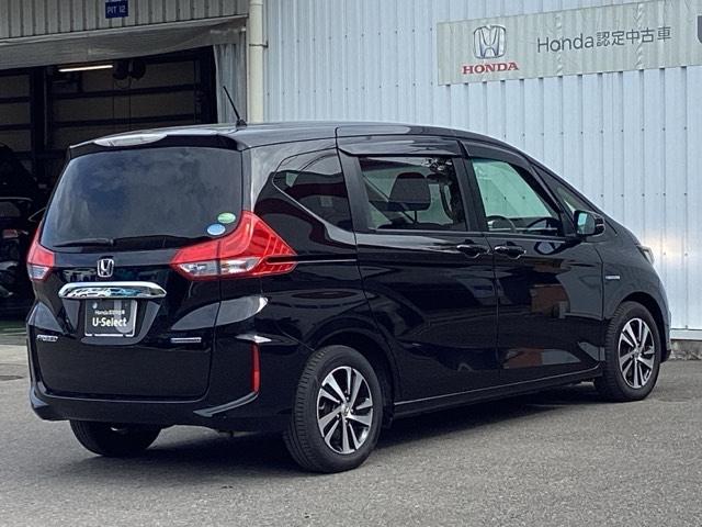 フリードハイブリッド ハイブリッド・ＥＸ　地デジフルセグＴＶ　シ－トヒ－タ－　整備記録簿　リヤカメラ　ＬＥＤライト　フルオートエアコン　ＡＢＳ　ＤＶＤ再生可　ウォークスルー　サイドエアバッグ　キーフリー　ナビ＆ＴＶ　アイドリングストップ（8枚目）