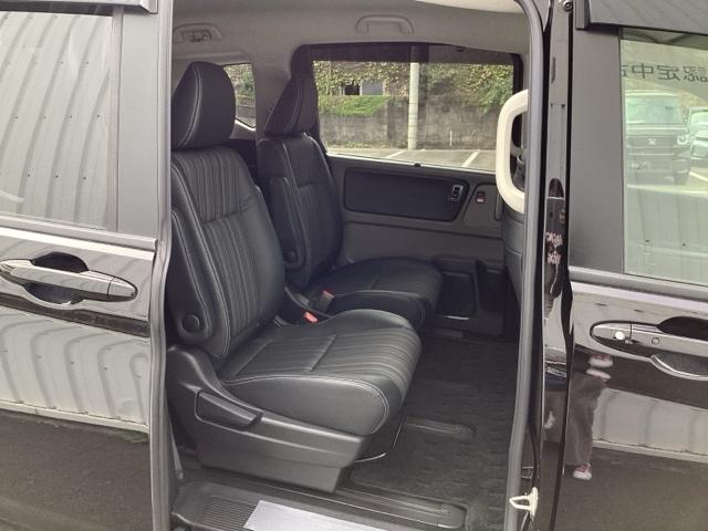 フリードハイブリッド ハイブリッド・ＥＸ　地デジフルセグＴＶ　シ－トヒ－タ－　整備記録簿　リヤカメラ　ＬＥＤライト　フルオートエアコン　ＡＢＳ　ＤＶＤ再生可　ウォークスルー　サイドエアバッグ　キーフリー　ナビ＆ＴＶ　アイドリングストップ（17枚目）