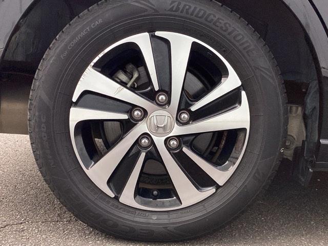 フリードハイブリッド ハイブリッド・ＥＸ　地デジフルセグＴＶ　シ－トヒ－タ－　整備記録簿　リヤカメラ　ＬＥＤライト　フルオートエアコン　ＡＢＳ　ＤＶＤ再生可　ウォークスルー　サイドエアバッグ　キーフリー　ナビ＆ＴＶ　アイドリングストップ（21枚目）