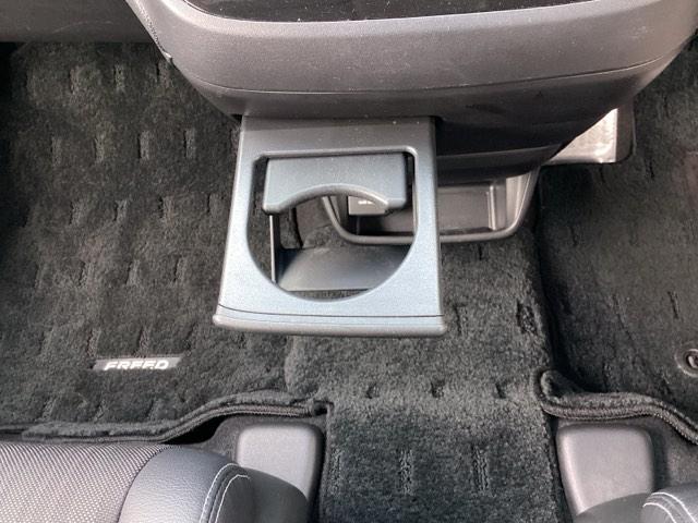 フリードハイブリッド ハイブリッド・ＥＸ　地デジフルセグＴＶ　シ－トヒ－タ－　整備記録簿　リヤカメラ　ＬＥＤライト　フルオートエアコン　ＡＢＳ　ＤＶＤ再生可　ウォークスルー　サイドエアバッグ　キーフリー　ナビ＆ＴＶ　アイドリングストップ（26枚目）