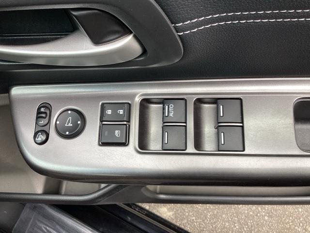 フリードハイブリッド ハイブリッド・ＥＸ　地デジフルセグＴＶ　シ－トヒ－タ－　整備記録簿　リヤカメラ　ＬＥＤライト　フルオートエアコン　ＡＢＳ　ＤＶＤ再生可　ウォークスルー　サイドエアバッグ　キーフリー　ナビ＆ＴＶ　アイドリングストップ（40枚目）