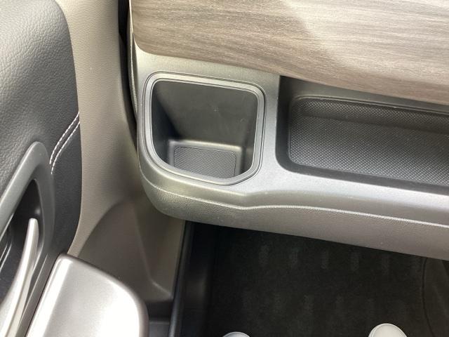 フリードハイブリッド ハイブリッド・ＥＸ　地デジフルセグＴＶ　シ－トヒ－タ－　整備記録簿　リヤカメラ　ＬＥＤライト　フルオートエアコン　ＡＢＳ　ＤＶＤ再生可　ウォークスルー　サイドエアバッグ　キーフリー　ナビ＆ＴＶ　アイドリングストップ（49枚目）