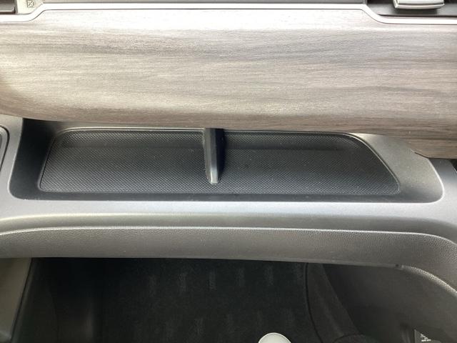 フリードハイブリッド ハイブリッド・ＥＸ　地デジフルセグＴＶ　シ－トヒ－タ－　整備記録簿　リヤカメラ　ＬＥＤライト　フルオートエアコン　ＡＢＳ　ＤＶＤ再生可　ウォークスルー　サイドエアバッグ　キーフリー　ナビ＆ＴＶ　アイドリングストップ（50枚目）