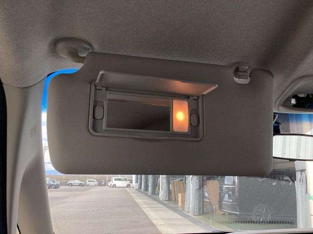 フリードハイブリッド ハイブリッド・ＥＸ　地デジフルセグＴＶ　シ－トヒ－タ－　整備記録簿　リヤカメラ　ＬＥＤライト　フルオートエアコン　ＡＢＳ　ＤＶＤ再生可　ウォークスルー　サイドエアバッグ　キーフリー　ナビ＆ＴＶ　アイドリングストップ（52枚目）