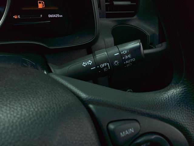 フィット １３Ｇ・Ｌホンダセンシング　フルオート・エアーコンディショナー（プラズマクラスター技術搭載）　ＥＴＣ車載器　サイドカーテンエアバック　Ｄレコ　ＵＳＢ　リアカメラ　エアバック　パワーウインドウ　記録簿　キーフリーシステム　ＶＳＡ（16枚目）