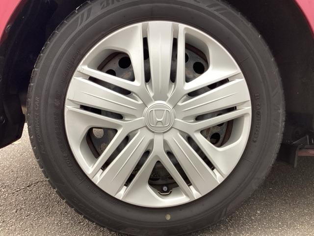 フィット １３Ｇ・Ｌホンダセンシング　フルオート・エアーコンディショナー（プラズマクラスター技術搭載）　ＥＴＣ車載器　サイドカーテンエアバック　Ｄレコ　ＵＳＢ　リアカメラ　エアバック　パワーウインドウ　記録簿　キーフリーシステム　ＶＳＡ（21枚目）