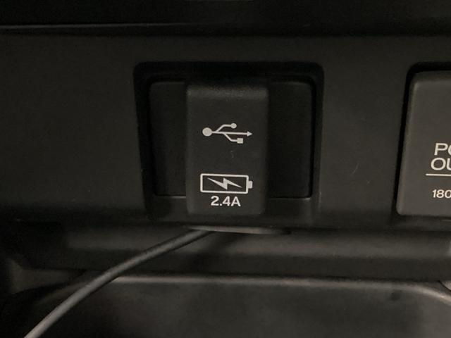 フィット １３Ｇ・Ｌホンダセンシング　フルオート・エアーコンディショナー（プラズマクラスター技術搭載）　ＥＴＣ車載器　サイドカーテンエアバック　Ｄレコ　ＵＳＢ　リアカメラ　エアバック　パワーウインドウ　記録簿　キーフリーシステム　ＶＳＡ（24枚目）