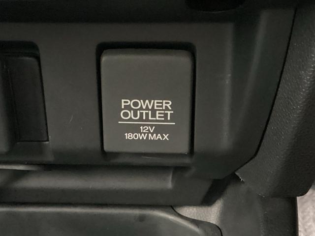フィット １３Ｇ・Ｌホンダセンシング　フルオート・エアーコンディショナー（プラズマクラスター技術搭載）　ＥＴＣ車載器　サイドカーテンエアバック　Ｄレコ　ＵＳＢ　リアカメラ　エアバック　パワーウインドウ　記録簿　キーフリーシステム　ＶＳＡ（25枚目）