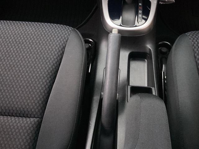 フィット １３Ｇ・Ｌホンダセンシング　フルオート・エアーコンディショナー（プラズマクラスター技術搭載）　ＥＴＣ車載器　サイドカーテンエアバック　Ｄレコ　ＵＳＢ　リアカメラ　エアバック　パワーウインドウ　記録簿　キーフリーシステム　ＶＳＡ（28枚目）