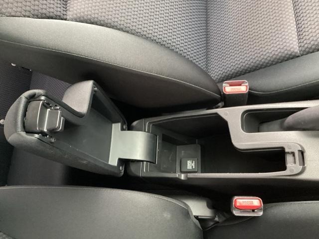 フィット １３Ｇ・Ｌホンダセンシング　フルオート・エアーコンディショナー（プラズマクラスター技術搭載）　ＥＴＣ車載器　サイドカーテンエアバック　Ｄレコ　ＵＳＢ　リアカメラ　エアバック　パワーウインドウ　記録簿　キーフリーシステム　ＶＳＡ（29枚目）