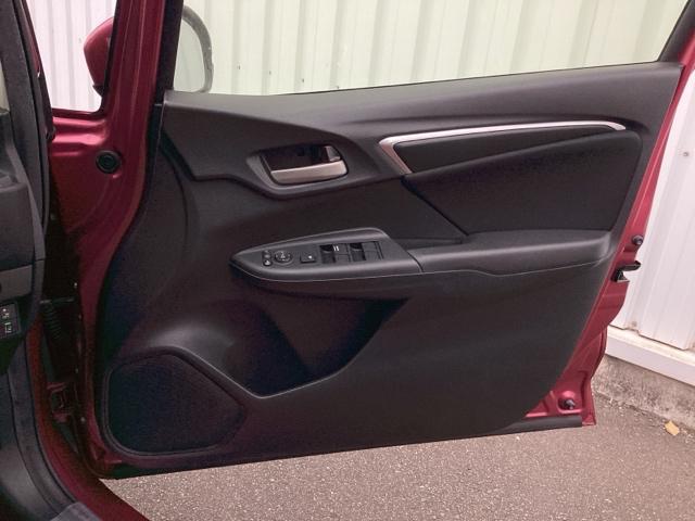 フィット １３Ｇ・Ｌホンダセンシング　フルオート・エアーコンディショナー（プラズマクラスター技術搭載）　ＥＴＣ車載器　サイドカーテンエアバック　Ｄレコ　ＵＳＢ　リアカメラ　エアバック　パワーウインドウ　記録簿　キーフリーシステム　ＶＳＡ（37枚目）