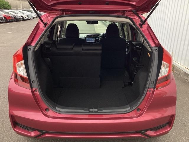 フィット １３Ｇ・Ｌホンダセンシング　フルオート・エアーコンディショナー（プラズマクラスター技術搭載）　ＥＴＣ車載器　サイドカーテンエアバック　Ｄレコ　ＵＳＢ　リアカメラ　エアバック　パワーウインドウ　記録簿　キーフリーシステム　ＶＳＡ（39枚目）